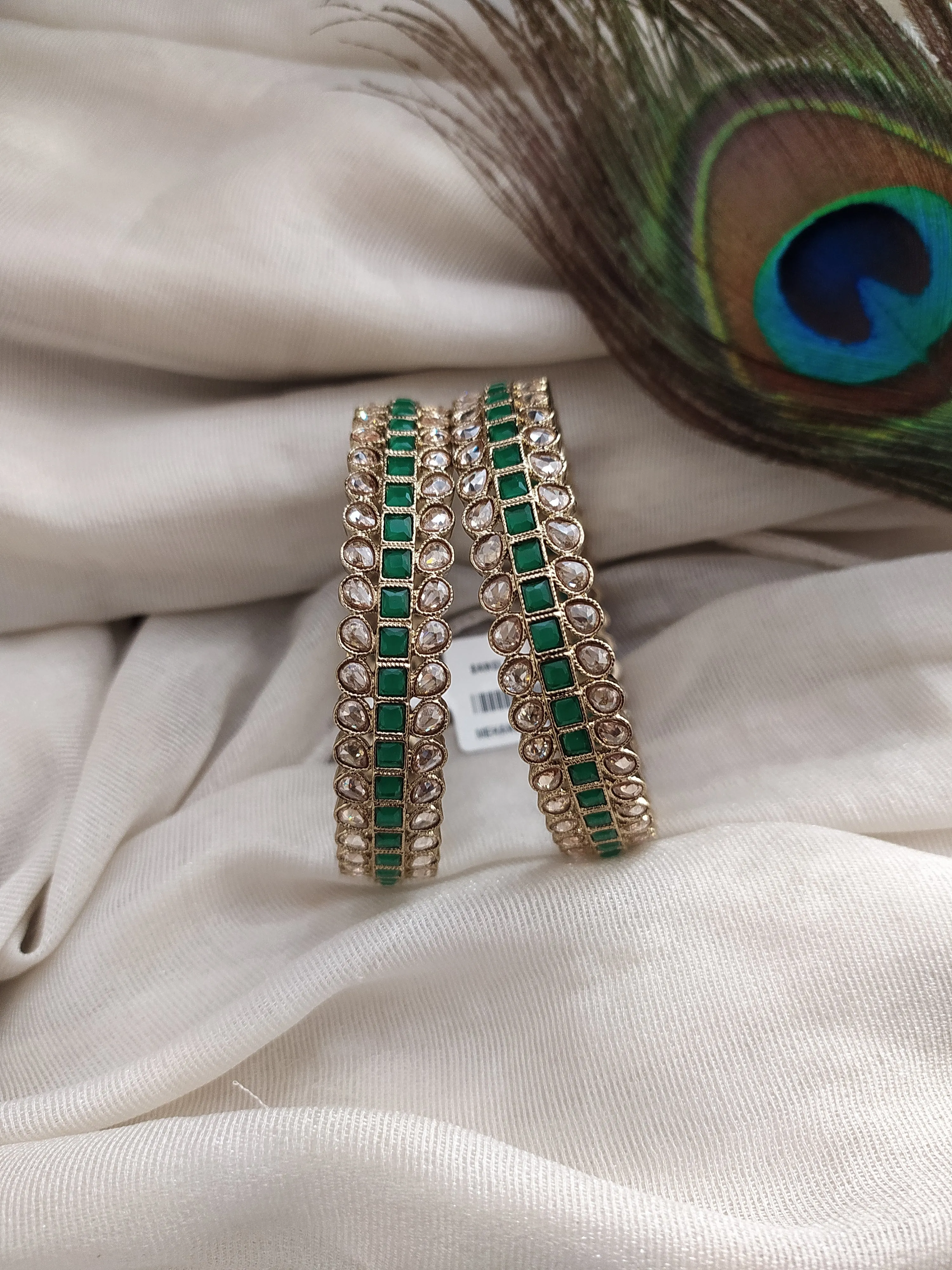 Versatile Amazing Uncut Polki Mehandi Bangles